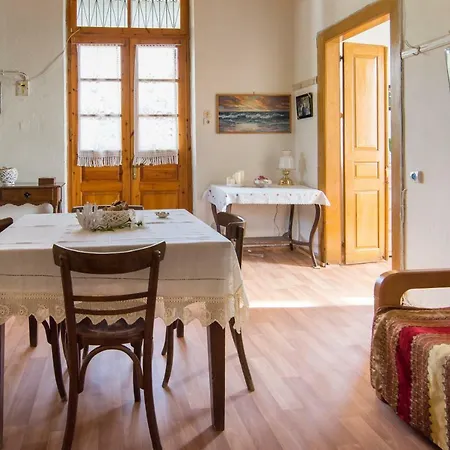 Traditional Near The Beach And City Center *
