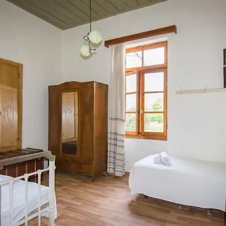 Traditional Near The Beach And City Center Hébergement de vacances *