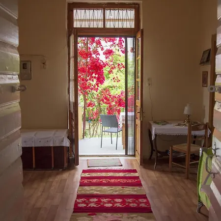 Traditional Near The Beach And City Center Dom wakacyjny Kalamata
